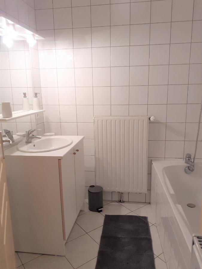 Appartement Rez De Chaussee Avec Terrasse Et Jardin Tence Kültér fotó