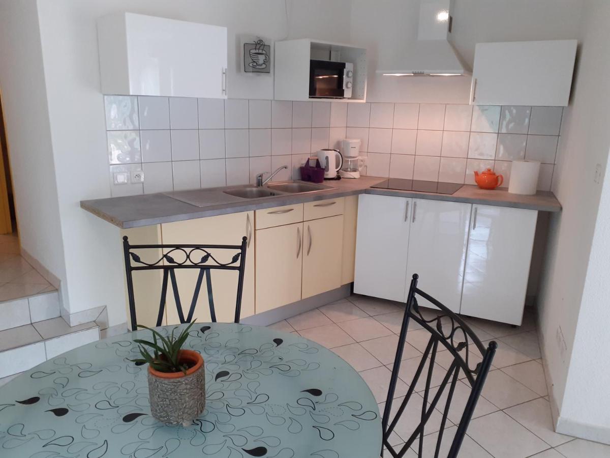 Appartement Rez De Chaussee Avec Terrasse Et Jardin Tence Kültér fotó