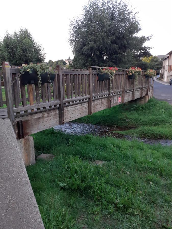 Appartement Rez De Chaussee Avec Terrasse Et Jardin Tence Kültér fotó