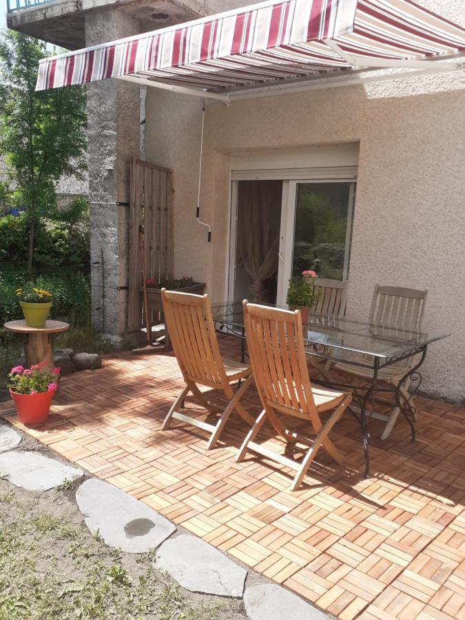 Appartement Rez De Chaussee Avec Terrasse Et Jardin Tence Kültér fotó